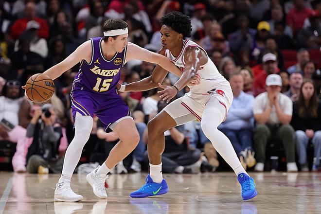 湖人逆转火箭豪取7连胜 里夫斯调整打法成关键