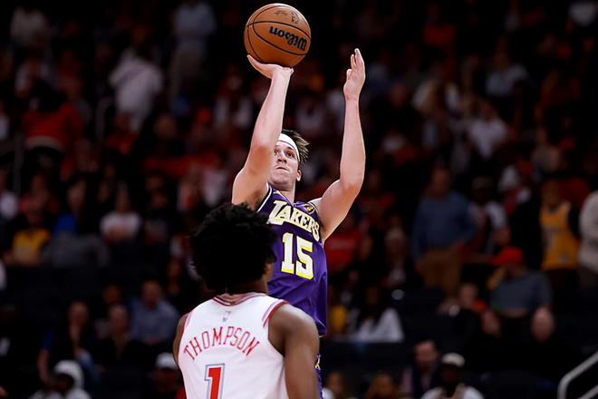 湖人逆转火箭豪取7连胜 里夫斯调整打法成关键