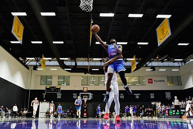 南湾湖人逆转苏福克斯天力晋级季后赛 布朗尼砍