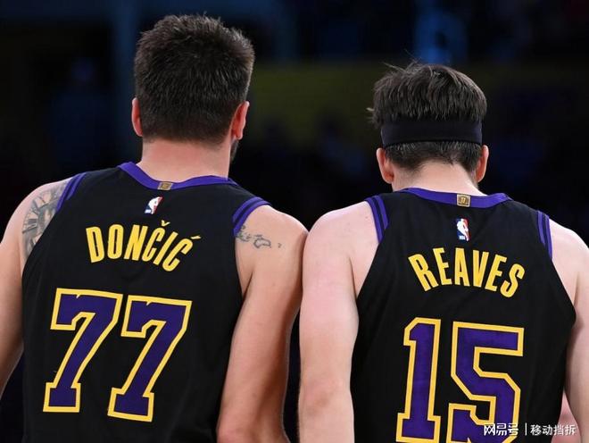 湖人双星伤退 老詹单核扛起季后赛重任