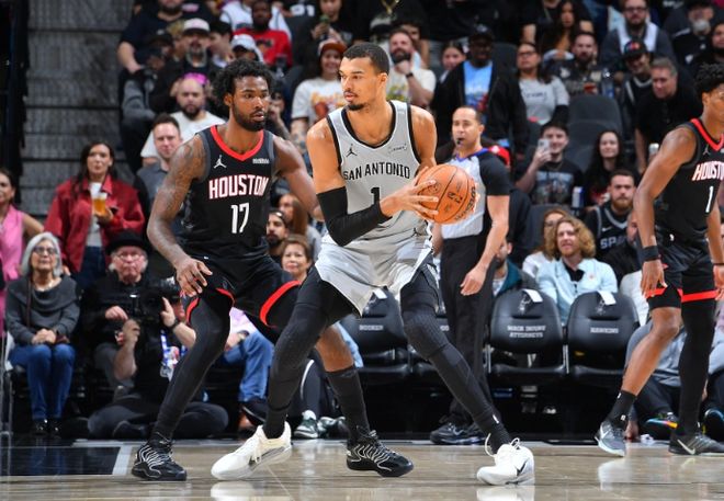 马刺145-120大胜火箭，申京低迷成关键败因