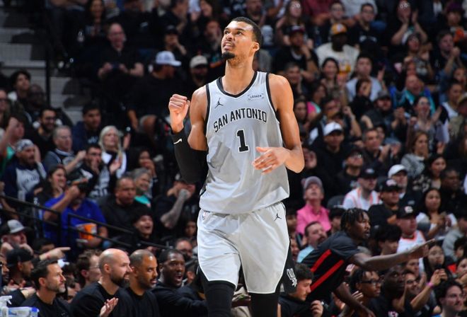 马刺145-120大胜火箭，申京低迷成关键败因