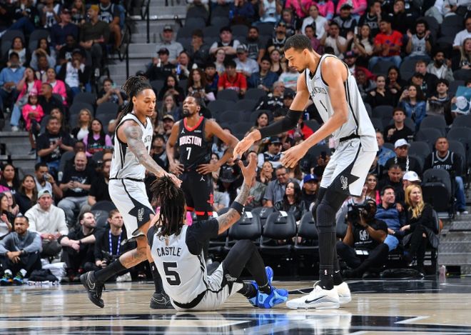 马刺145-120大胜火箭，申京低迷成关键败因