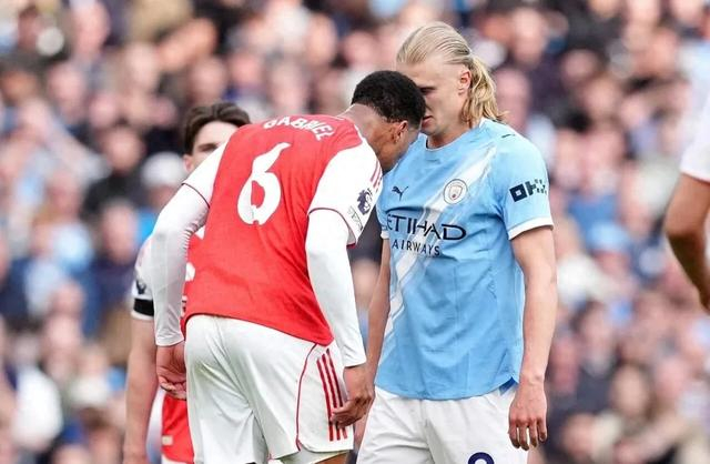 曼城反超阿森纳登顶英超争冠战进入白热化阶段